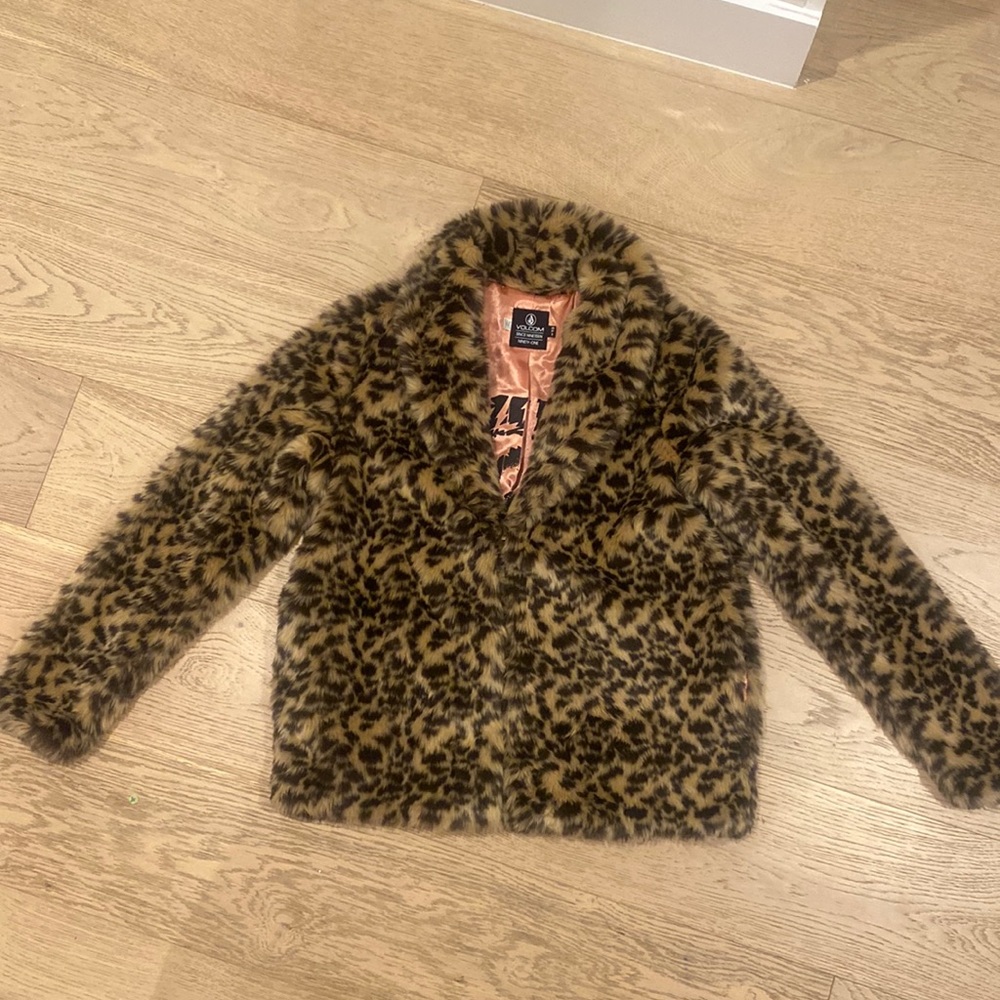 Size XS Volcom faux fur leopard print coat